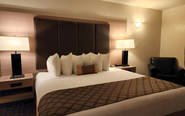 Ramada by Wyndham Lloydminster