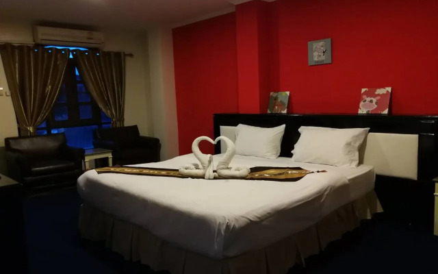 Thararom Chiangmai Hotel