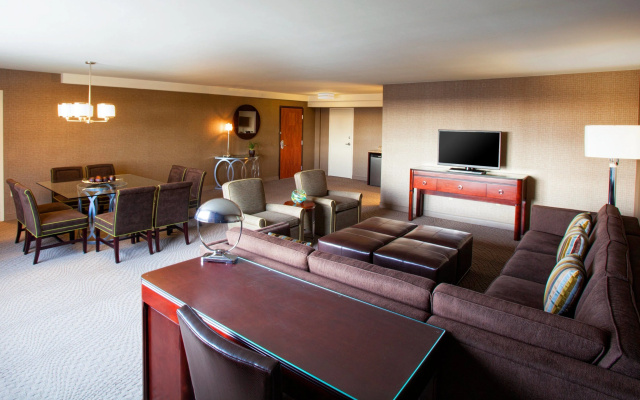 Crowne Plaza Pittsburgh Airport
