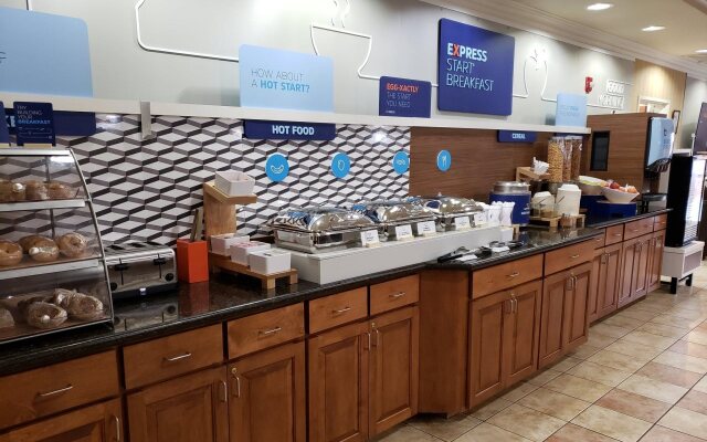 Holiday Inn Express & Suites Klamath Falls Central by IHG