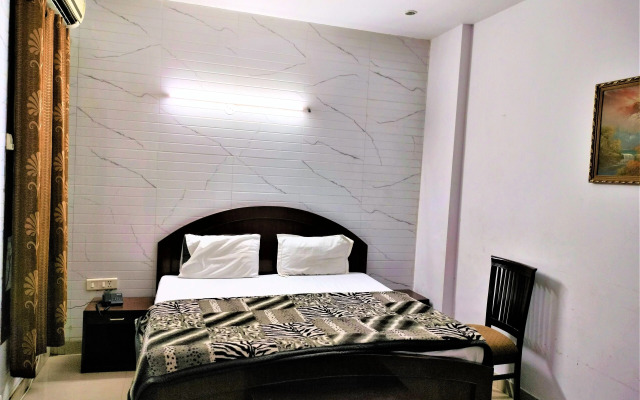 Hotel White Palace Nizamuddin Railway St