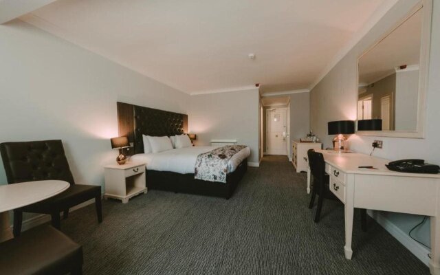 Ramada Resort by Wyndham Cwrt Bleddyn Hotel & Spa