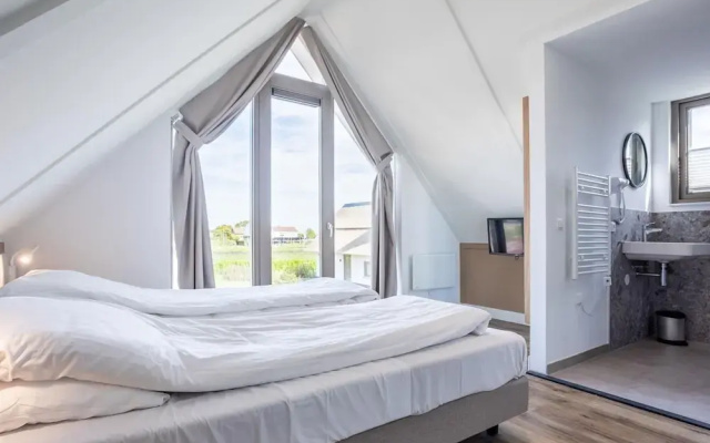 Spacious Villa on the North Sea