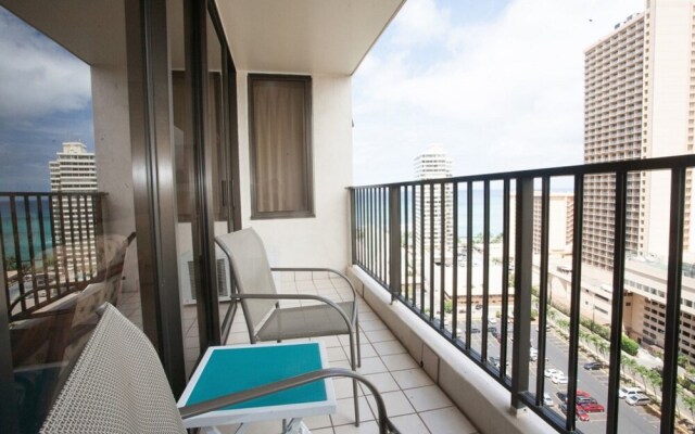 1-2012 Waikiki Banyan