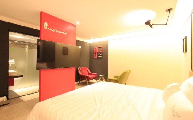 Couple Hotel