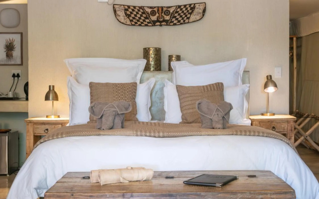Nyati Safari Lodge