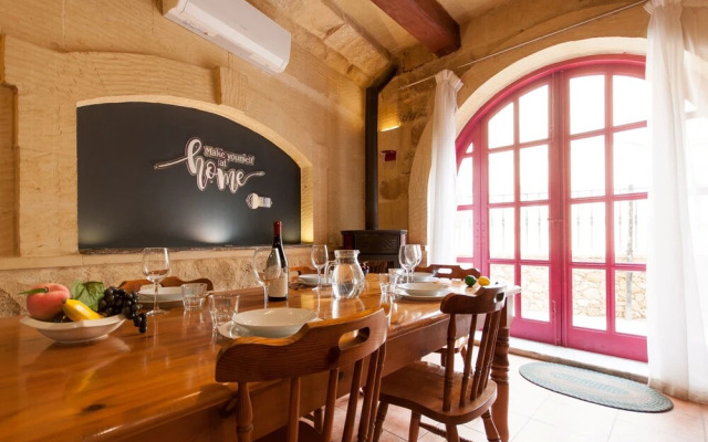 Gozitan Farmhouse Pool &amp; Jacuzzi - PP 2
