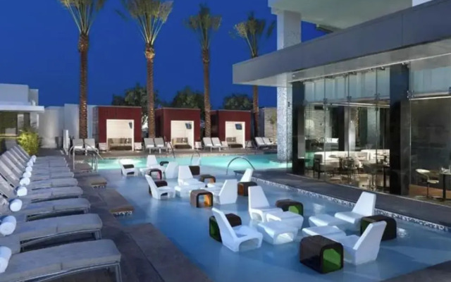 Ava's Suite 37th FLR PALMS PLACE