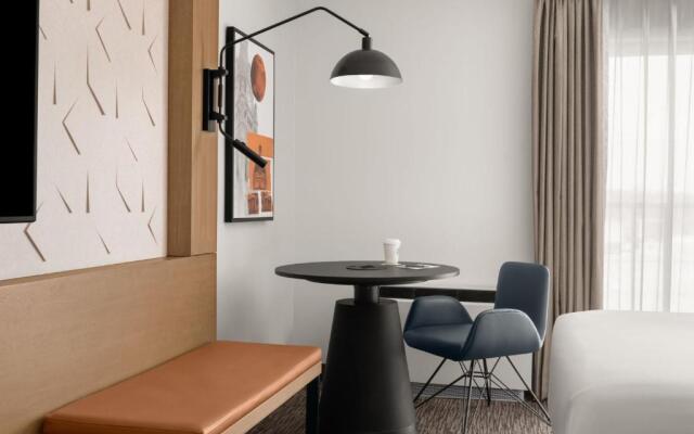 Sheraton Milwaukee Brookfield Hotel