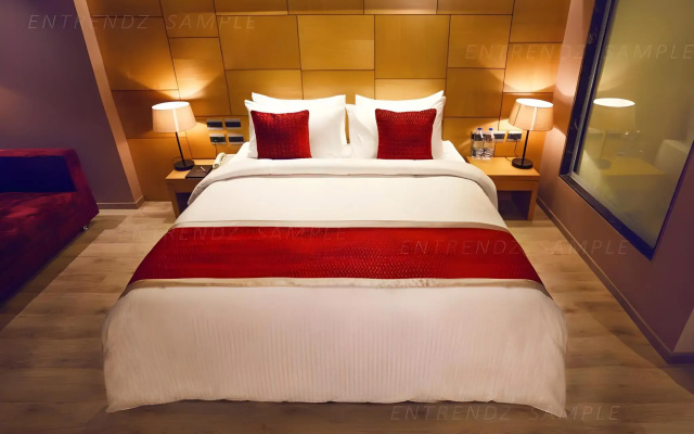 Hotel Charan Plaza