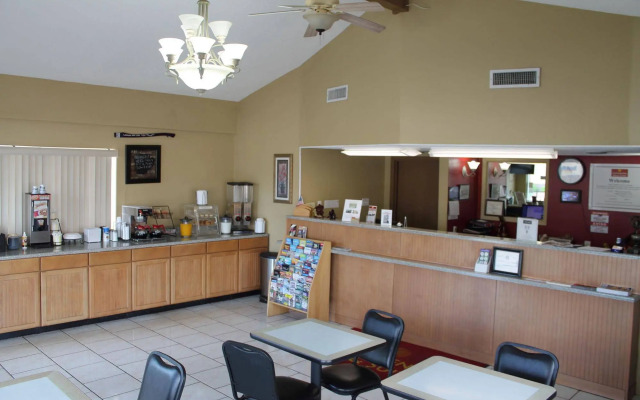 Continental Inn & Suites Nacogdoches TX / SFA  University/Downtown