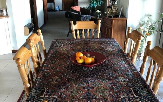 Chartre' Manor Bed & Breakfast