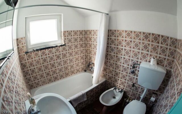 Native Surfhouse - Hostel