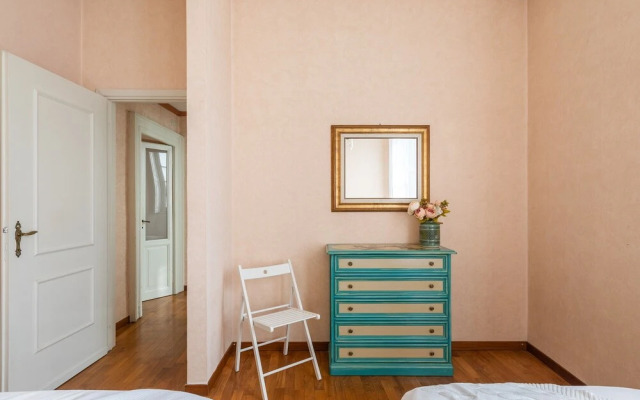 Elisabeth in Villa with Private Parking