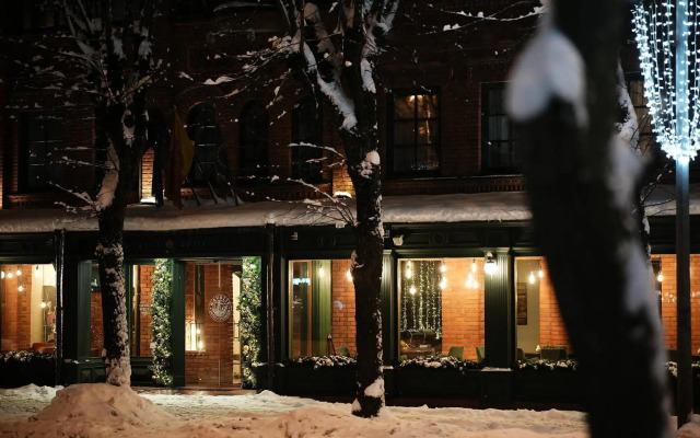Navalis Hotel