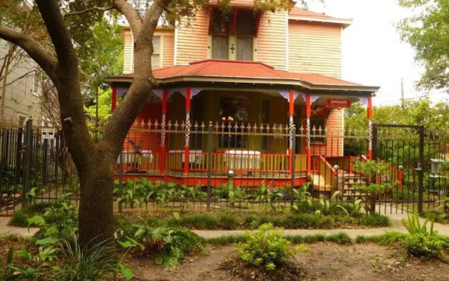 Robin's Nest Bed and Breakfast Inn