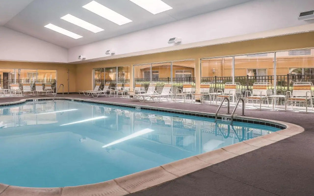 La Quinta Inn and Suites by Wyndham Univ Area Chapel Hill