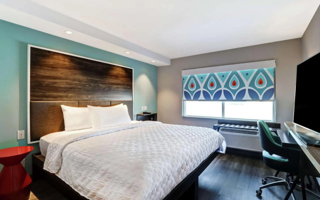 TRU BY Hilton Edmonton Windermere