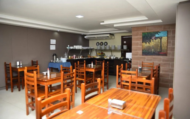 Manos Royal Hotel