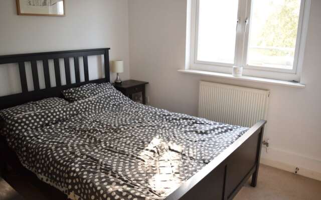 1 Bedroom Apartment in Clapham With Balcony