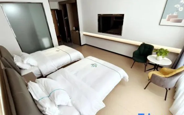 Yilong Lanshe Hotel