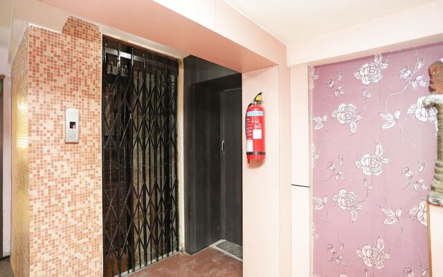 OYO 12546 Hotel Madhuban