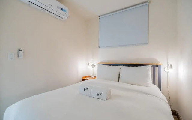 w Exceptional 1BR With Balcony in Casco View