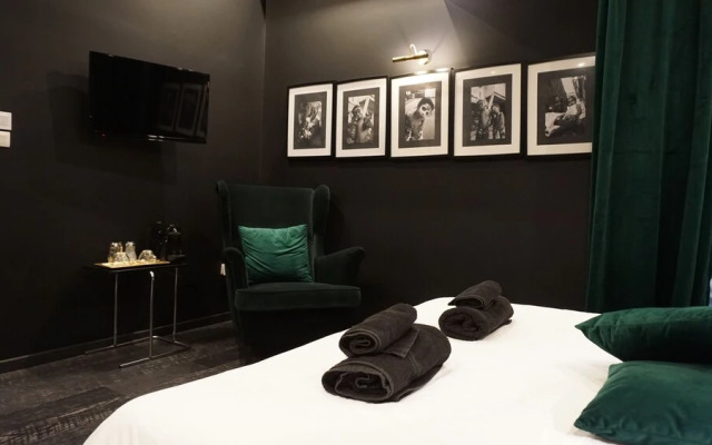 Exclusive Design Studio with Yard