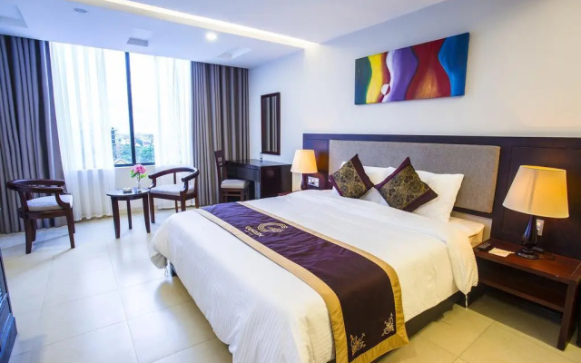 Golden Hotel