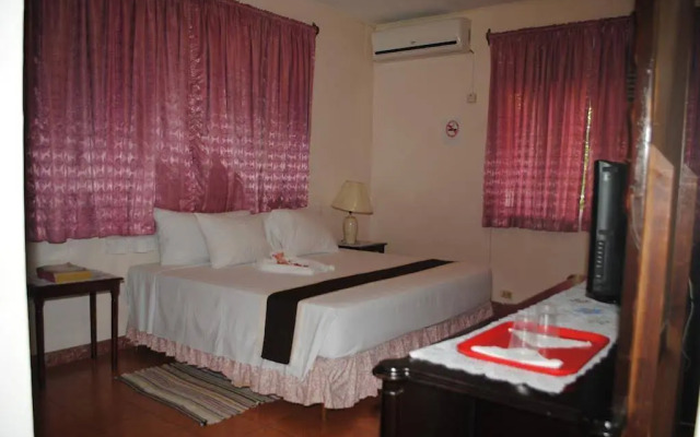 Palm Bay Guest House & Restaurant