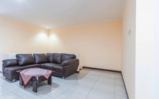 Aquina House By OYO Rooms