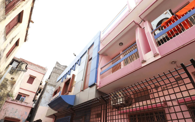 OYO 18682 Hotel Roshan