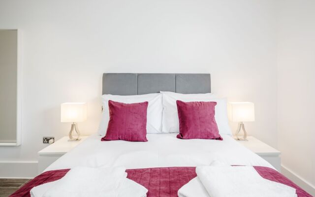 Roomspace Apartments -The Legacy