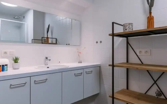 Centrally Located Apartment With Sunny Terrace