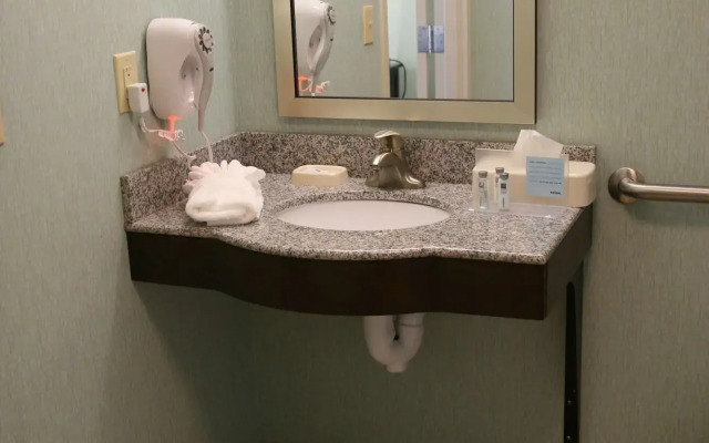 Hampton Inn & Suites Wilder