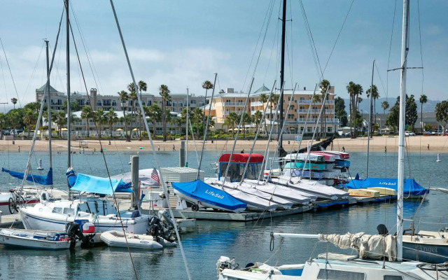 Jamaica Bay Inn Marina Del Rey,Tapestry Collection by Hilton