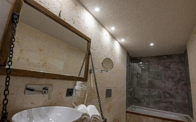 Sunak Cave Hotel