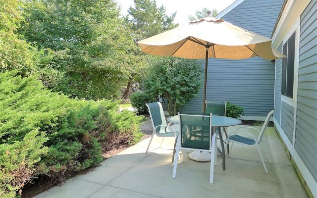 10 Gray - 2 Bedroom Condo