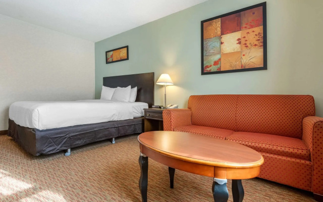 Village Inn & Suites