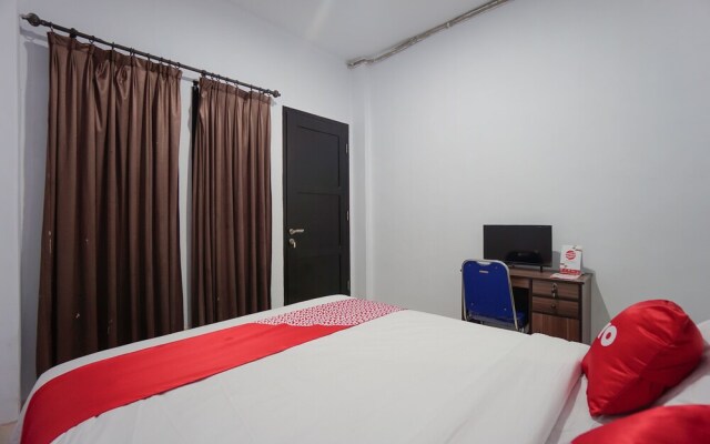 OYO 2566 Putri Kesia Rooms