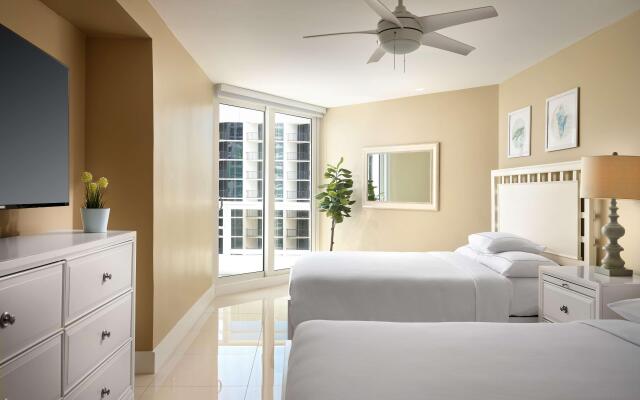 DoubleTree by Hilton Grand Hotel Biscayne Bay