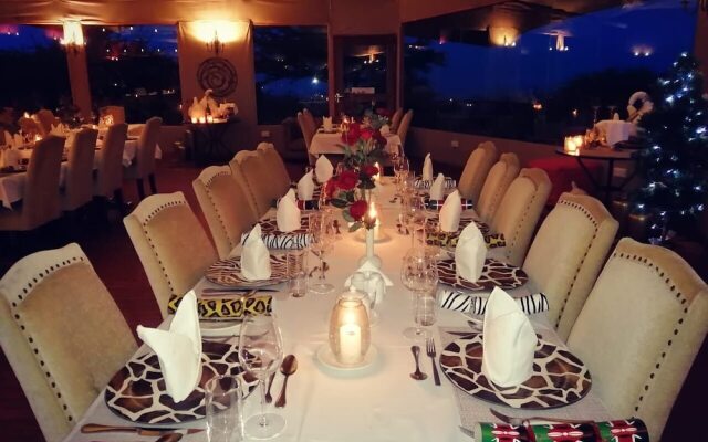 Emayian Luxury Camp