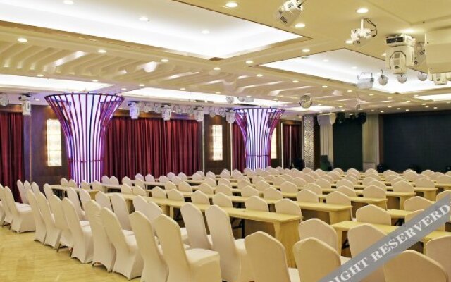 Ease Hotel (Qiqiha'er Zhonghuan Dashang Xinmate Branch)