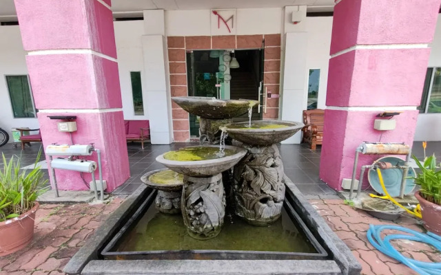 Maleeq Hotel Meru Ipoh