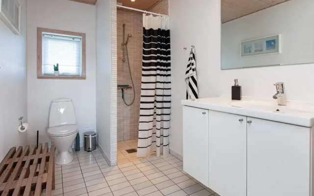 6 Person Holiday Home in Vaeggerlose