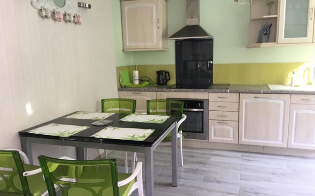 Enticing Holiday Home in Tulle with Garden