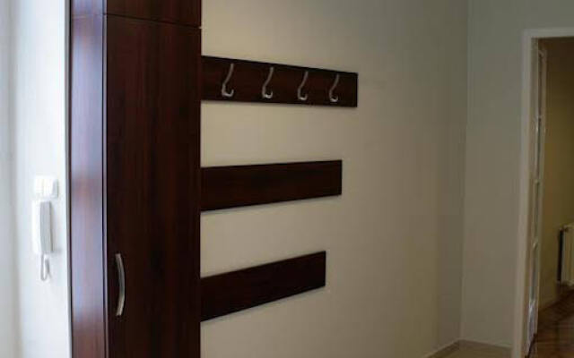 Five Season's Apartment