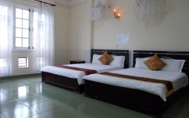 Gold Star Hotel