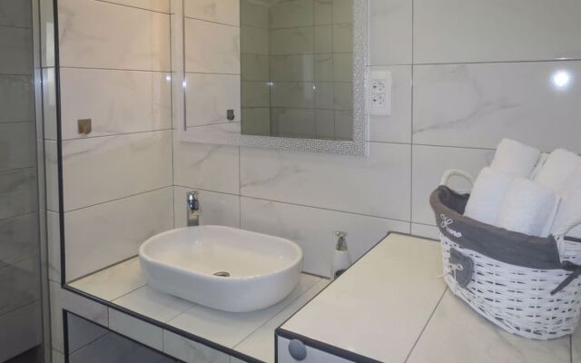 Andrijana (SRD401) 42422