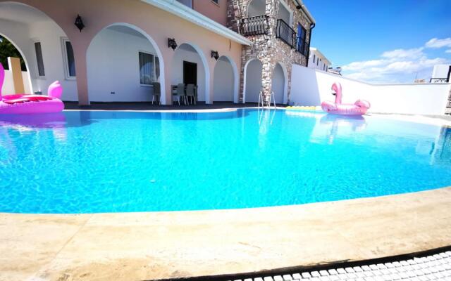 Stunning Villa With Private Pool in Antalya